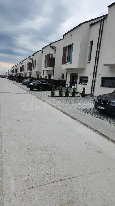 Villa Dúplex Moderna - Tunari - 4 Dormitorios - 3 Baños - 120m² - 180m² Terreno - foto 11