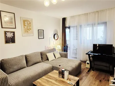 Apartament cu 2 camere de vanzare, renovat si mobilat - foto 2