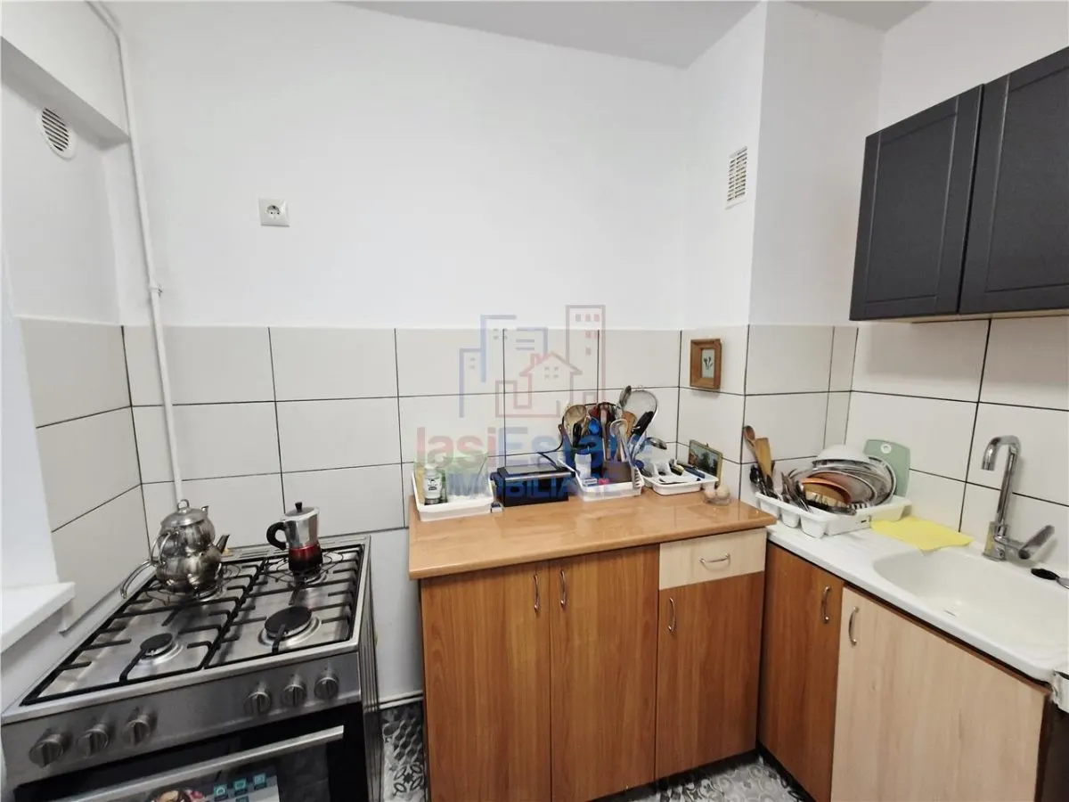 Apartament cu 2 camere de vanzare, renovat si mobilat - foto 7