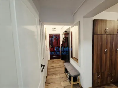 Apartament cu 2 camere de vanzare, renovat si mobilat - foto 10