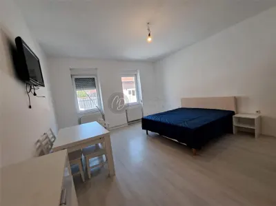 Maison Indépendante à Louer à Oradea – 350 EUR/Mois - Oradea