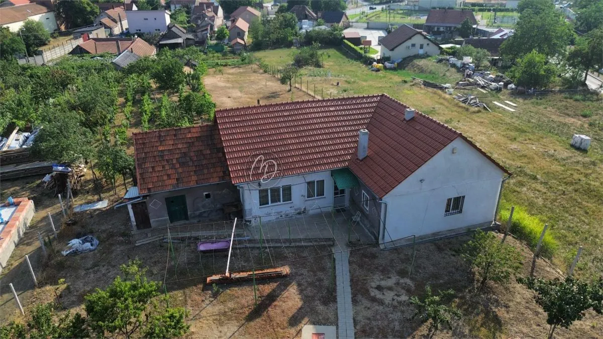 Maison Solide en Briques avec Terrain Généreux à Episcopia - foto 2