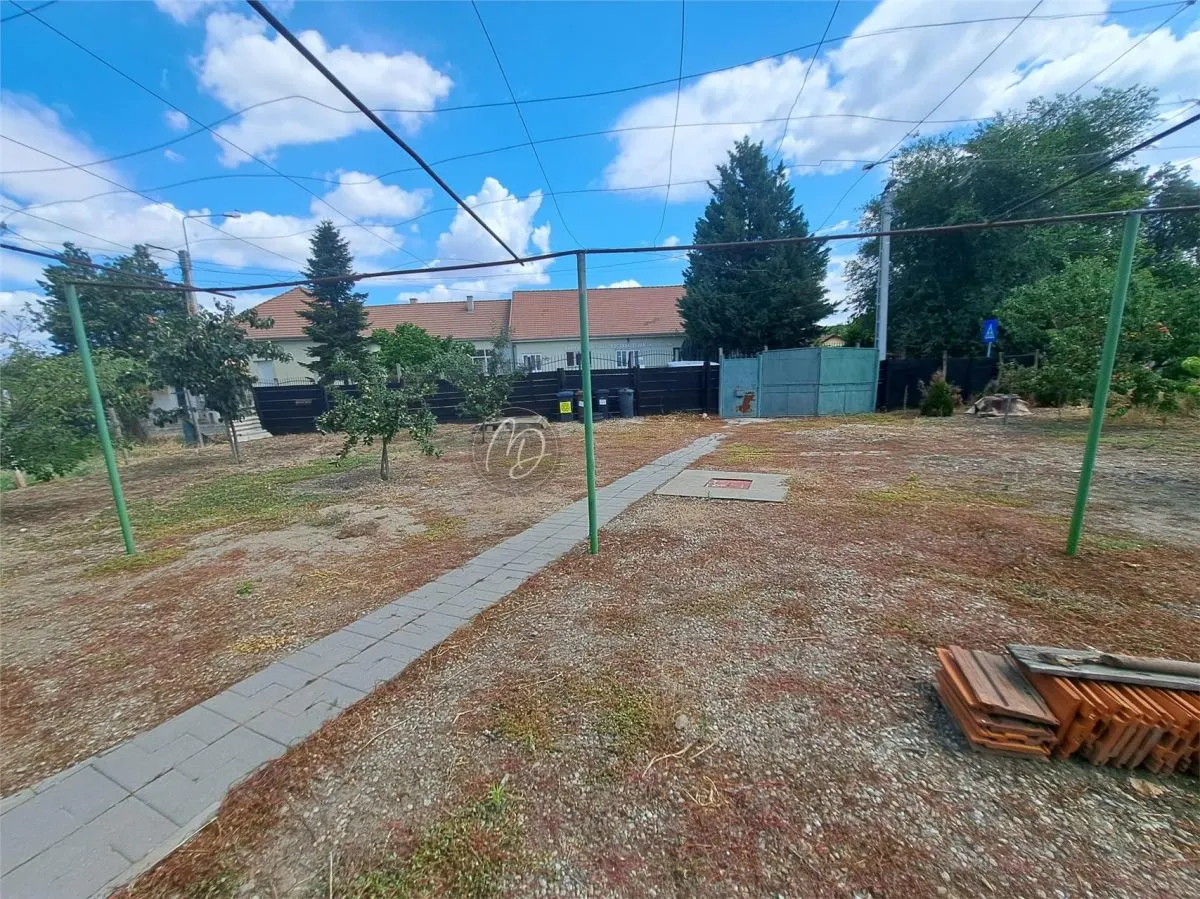 Maison Solide en Briques avec Terrain Généreux à Episcopia - foto 14
