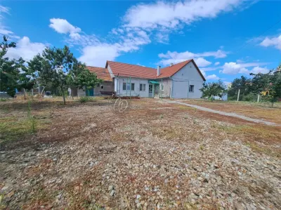 Maison Solide en Briques avec Terrain Généreux à Episcopia - foto 15