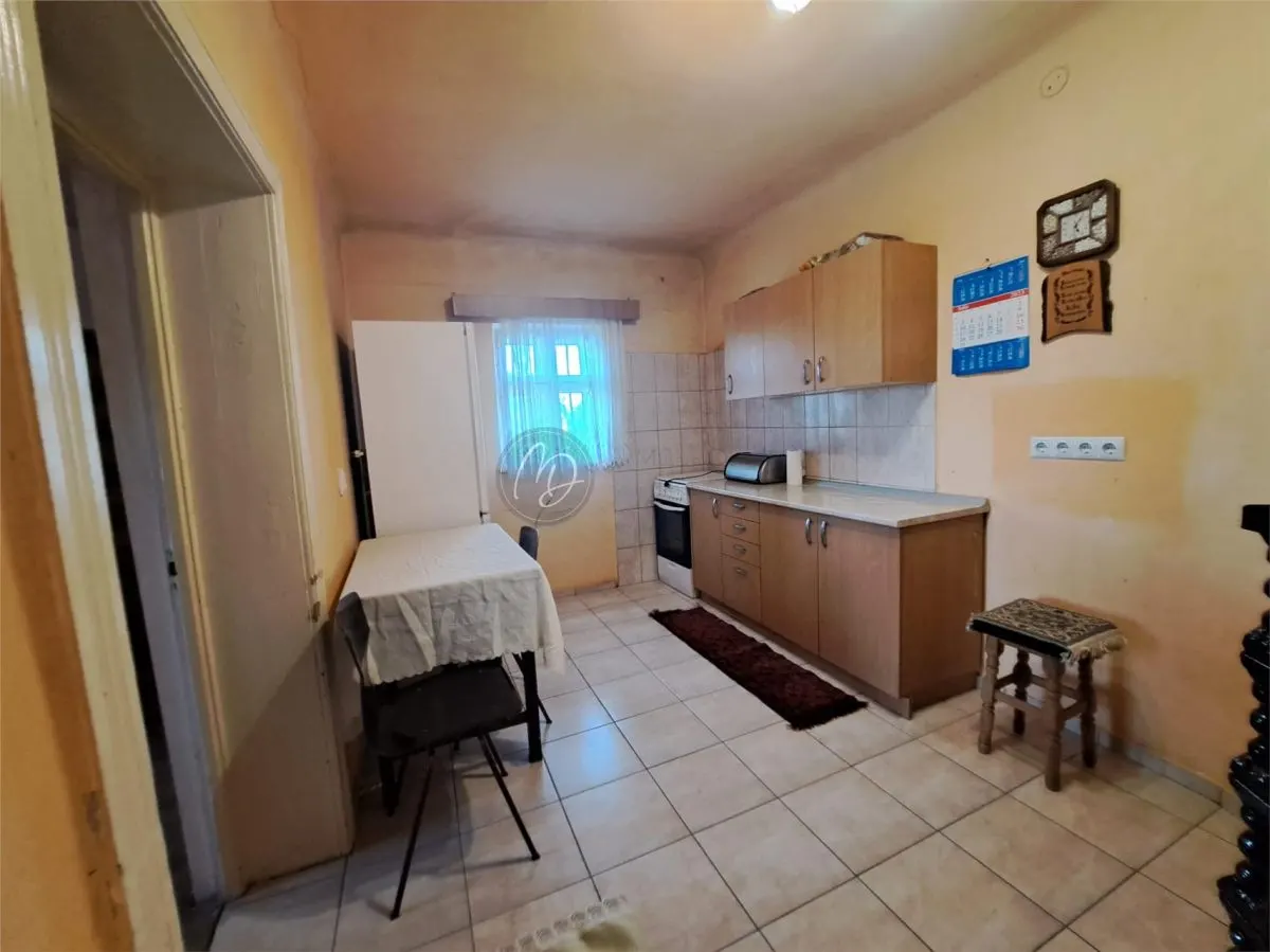 Maison Solide en Briques avec Terrain Généreux à Episcopia - foto 8
