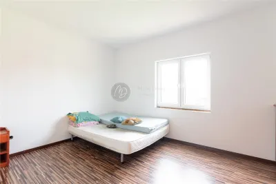 Villa Neuve avec Terrain Généreux, Oradea - foto 6