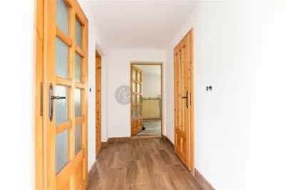 Villa Neuve avec Terrain Généreux, Oradea - foto 9