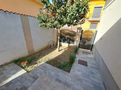 Maison Centrale à Louer à Oradea | 500 €/mois | Terrasse de Détente - foto 9
