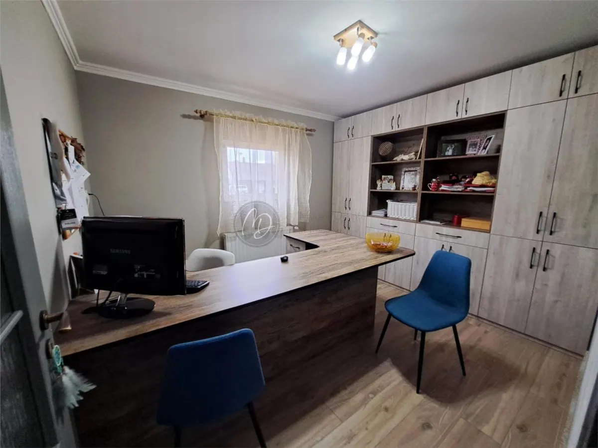 MDI Casa Lux Salonta – Villa Familiale Exceptionnelle avec Potentiel Illimité - foto 1