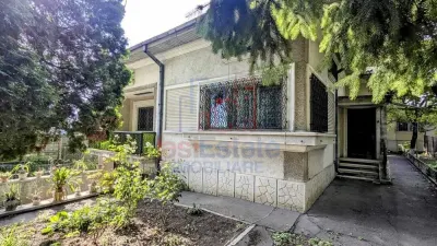 Copou, Rue Fagului – Maison en Brique (1972) RDC+1er Étage, 200sqm, Terrain 400sqm - Iasi