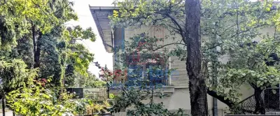 Copou, Rue Fagului – Maison en Brique (1972) RDC+1er Étage, 200sqm, Terrain 400sqm - foto 3