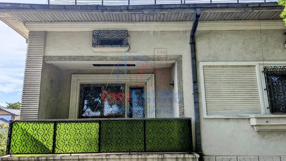 Copou, Rue Fagului – Maison en Brique (1972) RDC+1er Étage, 200sqm, Terrain 400sqm - foto 4