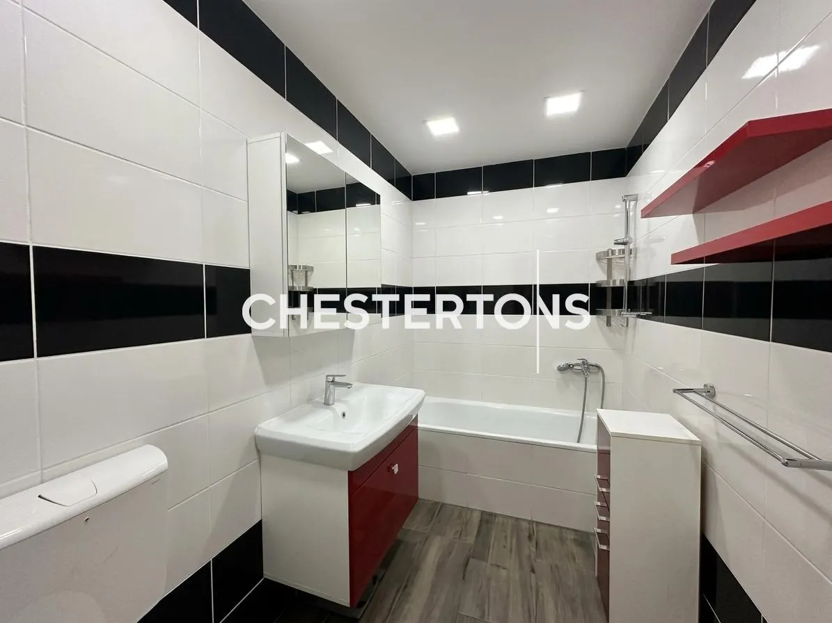 Appartement 3 Chambres avec Parking et Balcon Généreux, Bragadiru - foto 2