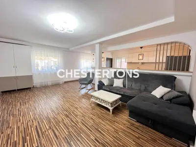 Villa Spacieuse Rénovée à Vendre avec Terrain Généreux et Garage - foto 2