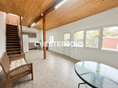 Villa Spacieuse Rénovée à Vendre avec Terrain Généreux et Garage - foto 7