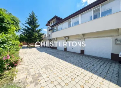 Villa Spacieuse Rénovée à Vendre avec Terrain Généreux et Garage - foto 9