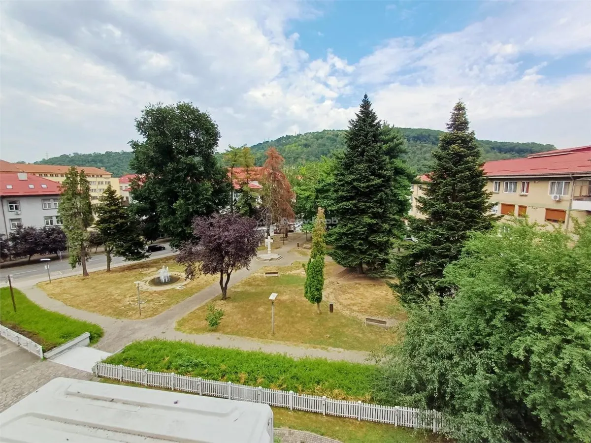Resita, Oficina Bloque 800, Reformada, Amueblada, 29 m² - foto 4