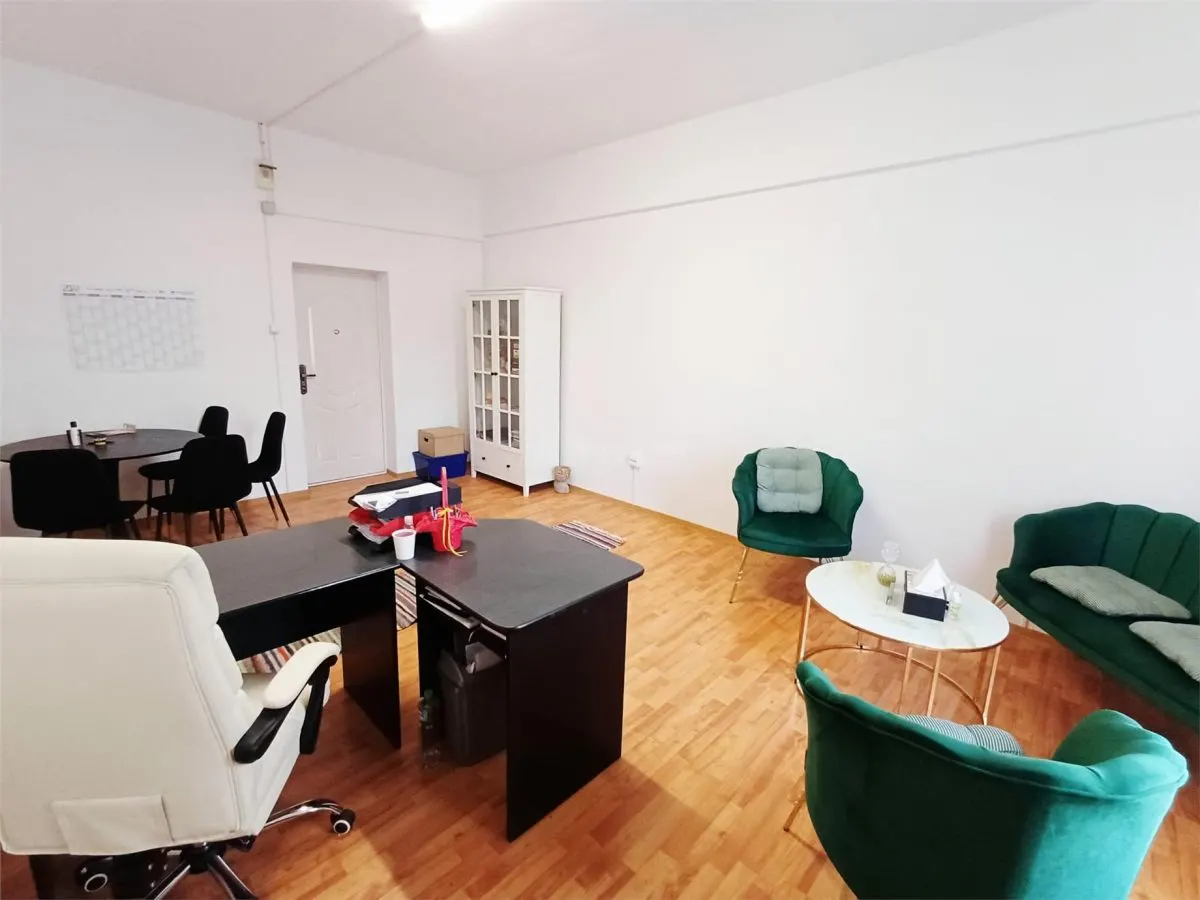 Resita, Oficina Bloque 800, Reformada, Amueblada, 29 m² - foto 7