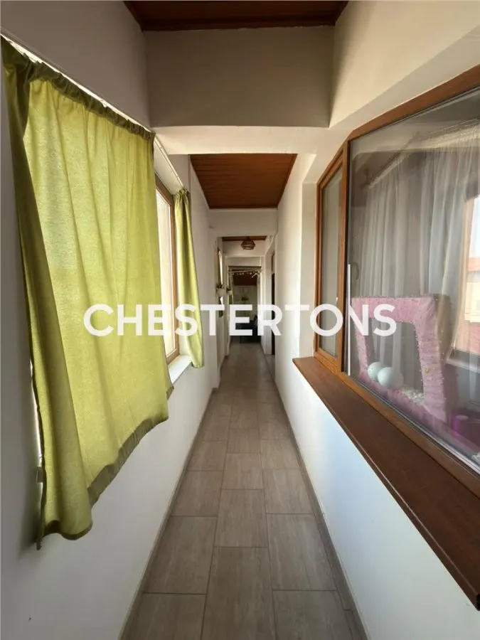 Apartamento de 4 Dormitorios en Villa, 183 m², Modernamente Amueblado, Bragadiru - foto 20