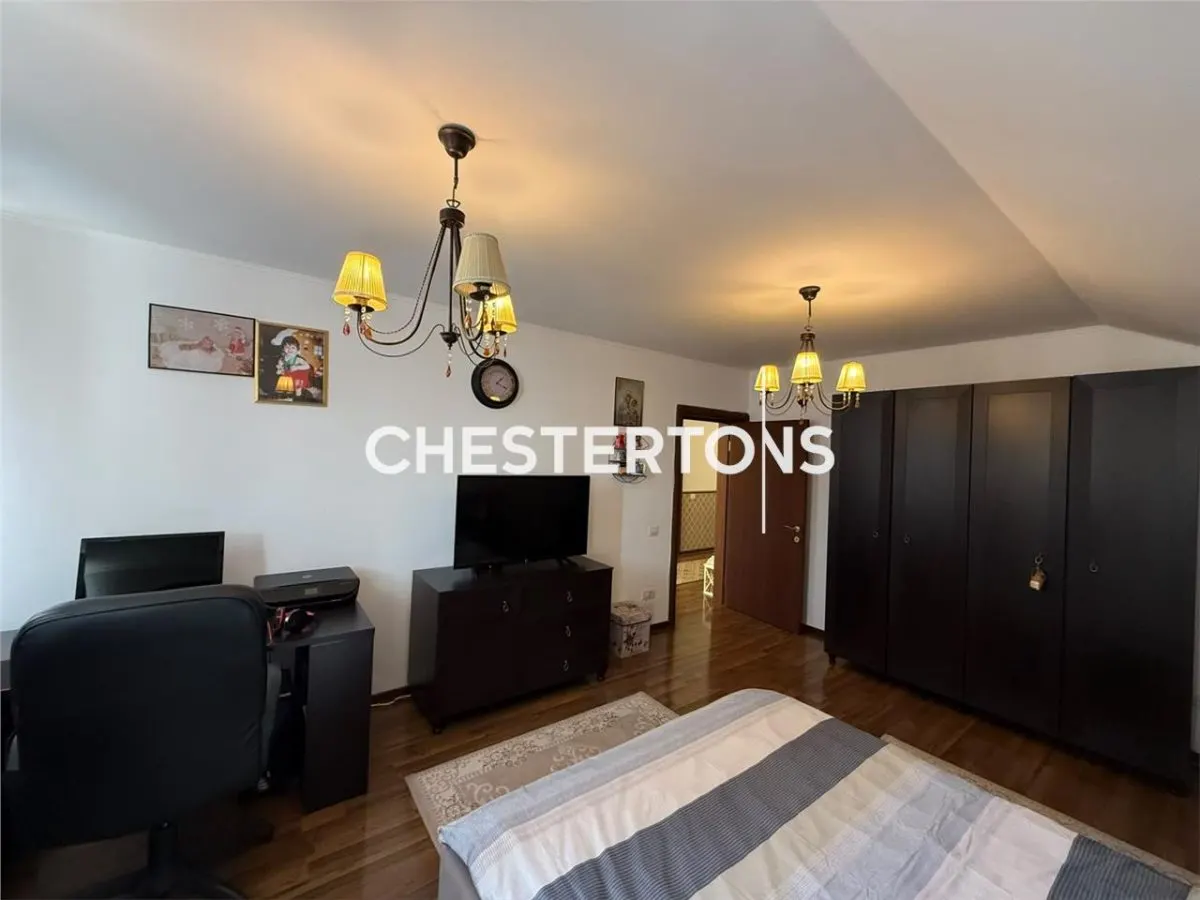 Apartamento de 4 Dormitorios en Villa, 183 m², Modernamente Amueblado, Bragadiru - foto 5