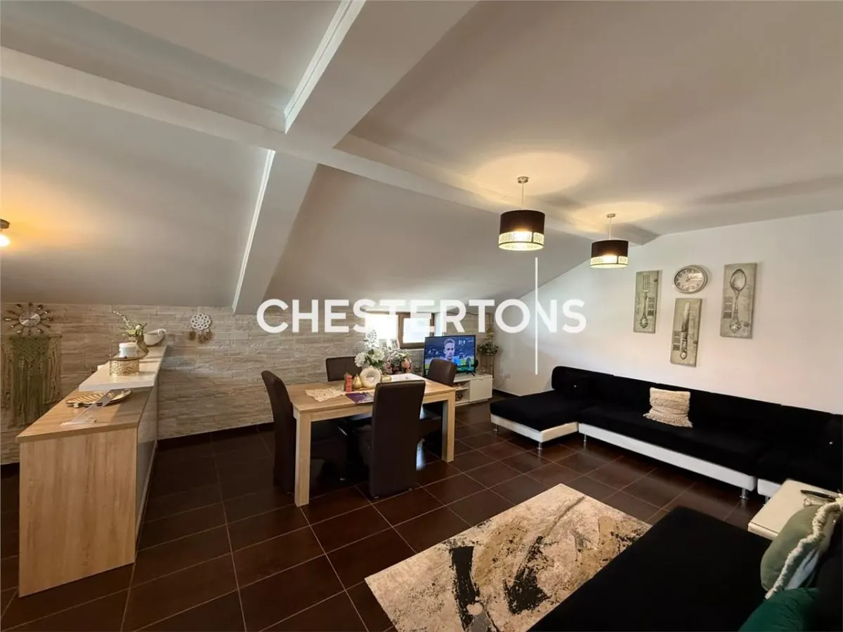 Apartamento de 4 Dormitorios en Villa, 183 m², Modernamente Amueblado, Bragadiru - foto 9
