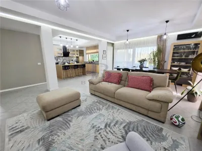 Exceptional Villa in Dumbravita – Space, Comfort and Elegance - foto 3