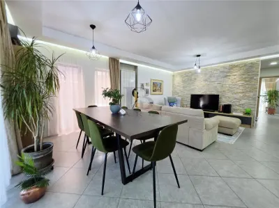 Exceptional Villa in Dumbravita – Space, Comfort and Elegance - foto 5