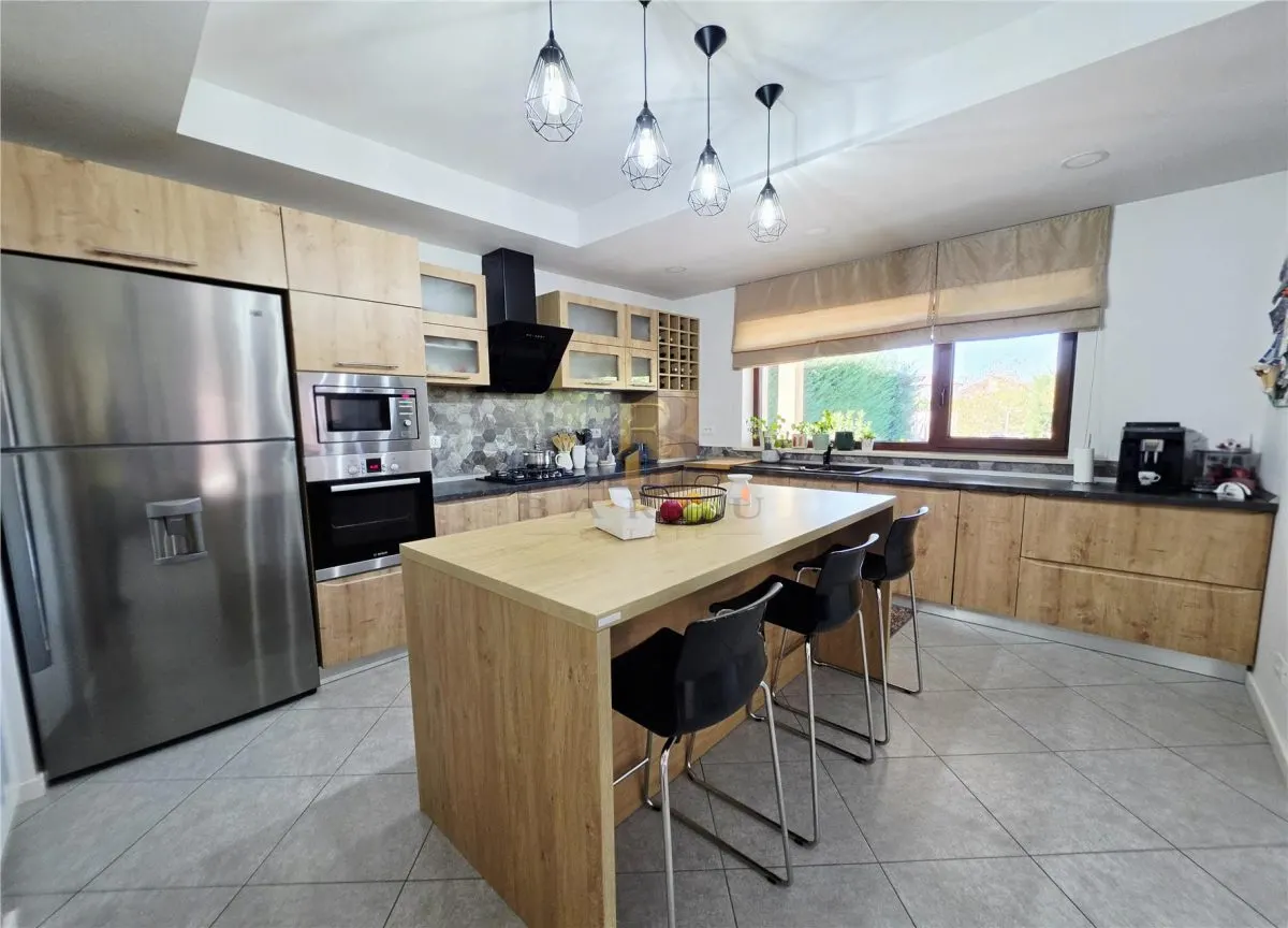 Exceptional Villa in Dumbravita – Space, Comfort and Elegance - foto 9