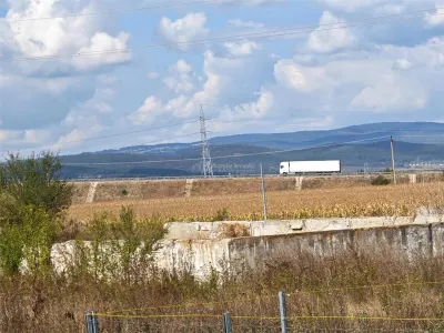 Teren industrial 48.450mp platforma pregatita, acces tir, post trafo com. Ozun-zona Brasov-Sf.Gheorghr - foto 3