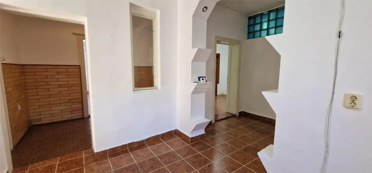 Casa en Resita, Zona Muncitoresc, Patio Compartido - foto 20