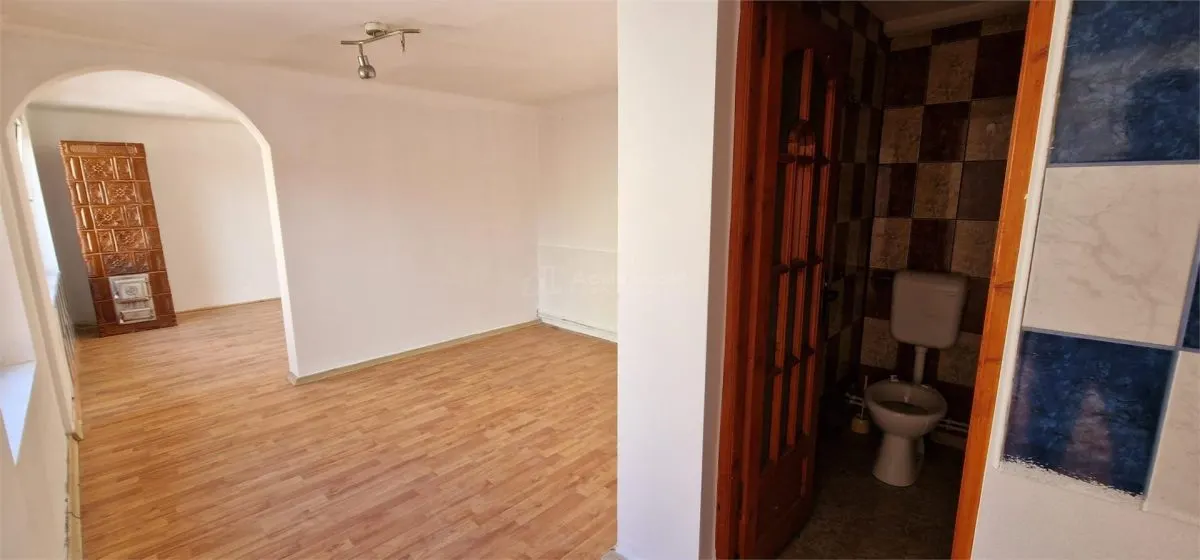 House / villa for sale 90 sqm in Resita, Muncitoresc area - foto 12
