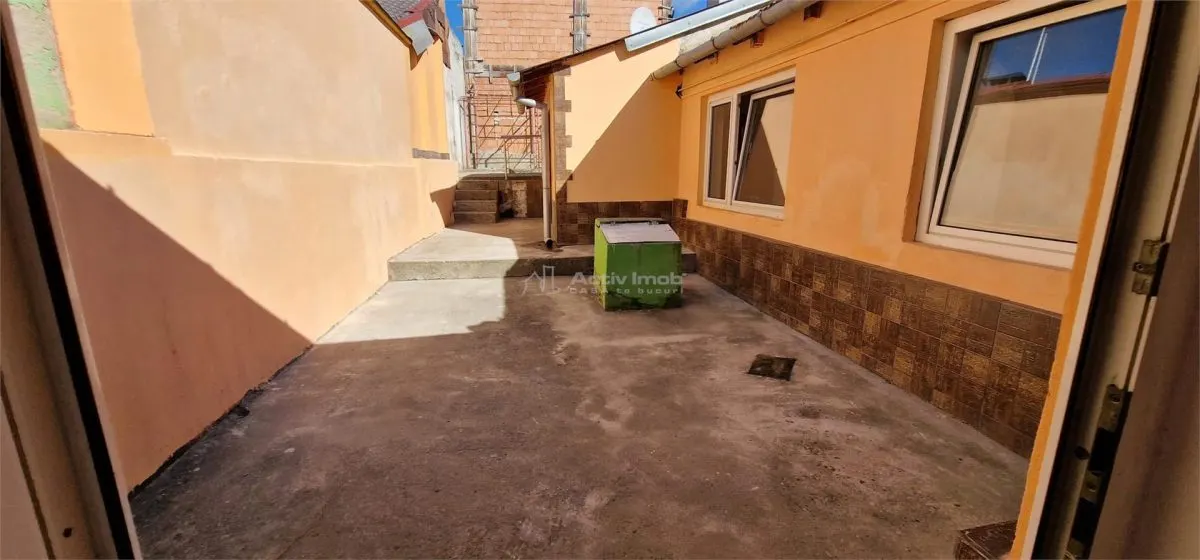 House / villa for sale 90 sqm in Resita, Muncitoresc area - foto 13