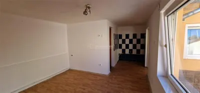 House / villa for sale 90 sqm in Resita, Muncitoresc area - foto 14