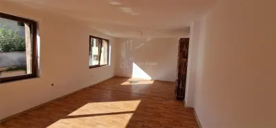 House / villa for sale 90 sqm in Resita, Muncitoresc area - foto 7
