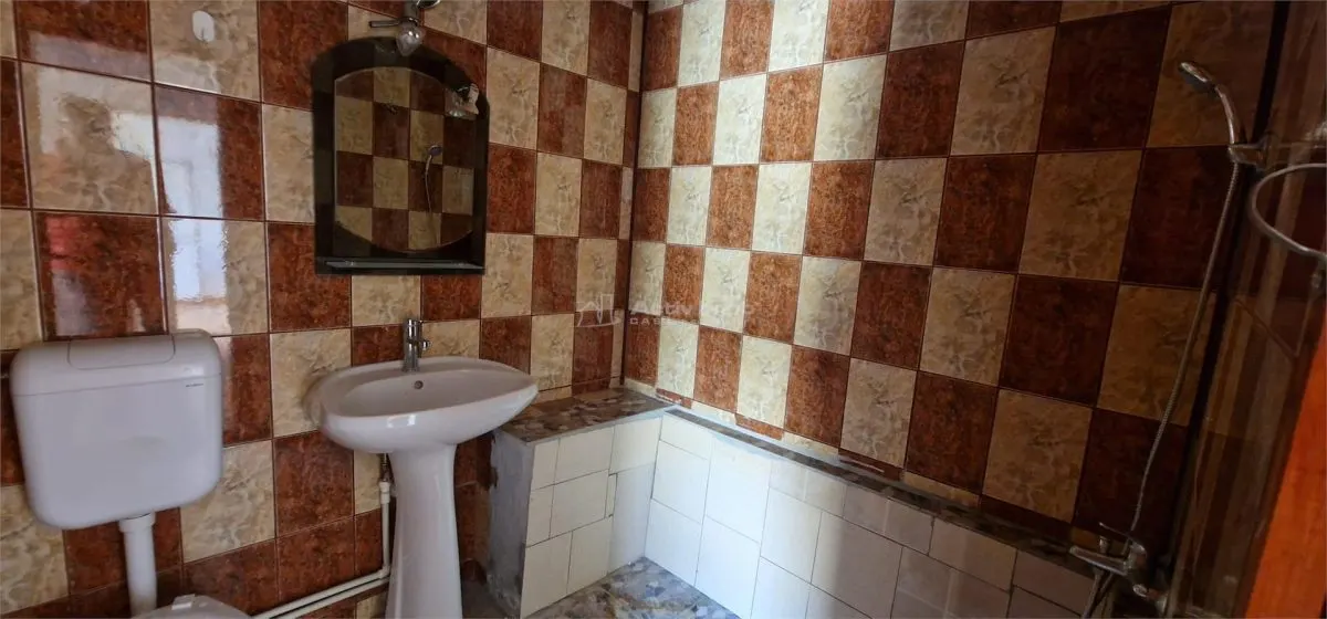 House / villa for sale 90 sqm in Resita, Muncitoresc area - foto 9