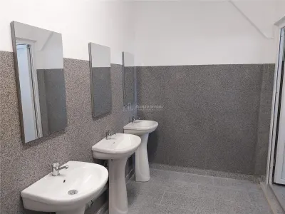 House / villa for rent 20 sqm in Brasov, Carierei area - foto 12