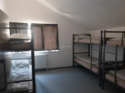 House / villa for rent 20 sqm in Brasov, Carierei area - foto 4