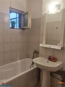 4-Bedroom Apartment for Rent, Gas Central Heating, Ground Floor, Vlaicu - foto 2