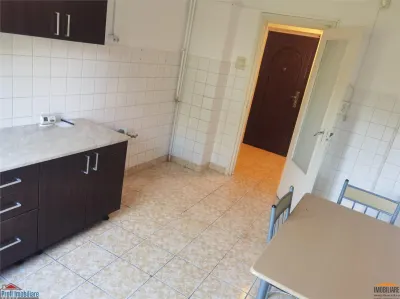 4-Bedroom Apartment for Rent, Gas Central Heating, Ground Floor, Vlaicu - foto 4