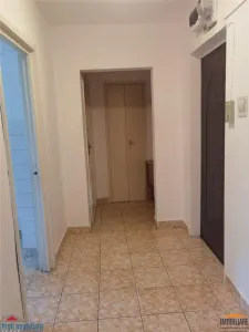 4-Bedroom Apartment for Rent, Gas Central Heating, Ground Floor, Vlaicu - foto 5