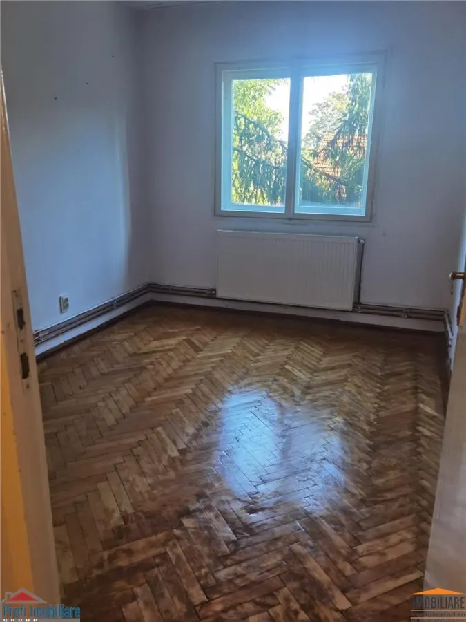 4-Bedroom Apartment for Rent, Gas Central Heating, Ground Floor, Vlaicu - foto 8