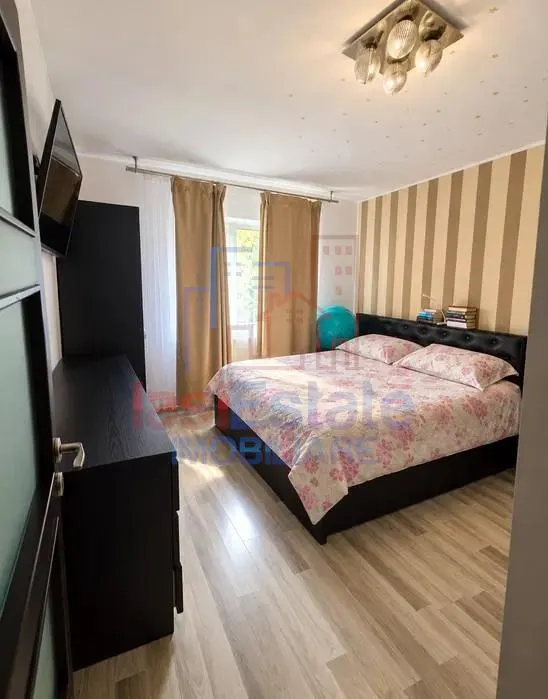 Three-Bedroom Apartment, Podu de Fier Zone, Iași - foto 4
