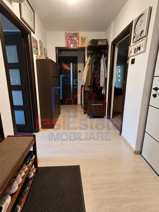 Three-Bedroom Apartment, Podu de Fier Zone, Iași - foto 6