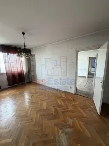4-Bedroom Split-Layout Apartment, Central Iași - foto 3