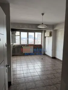 4-Bedroom Split-Layout Apartment, Central Iași - foto 5