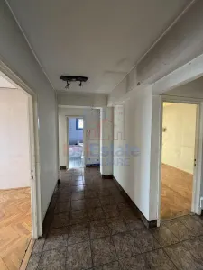 4-Bedroom Split-Layout Apartment, Central Iași - foto 6