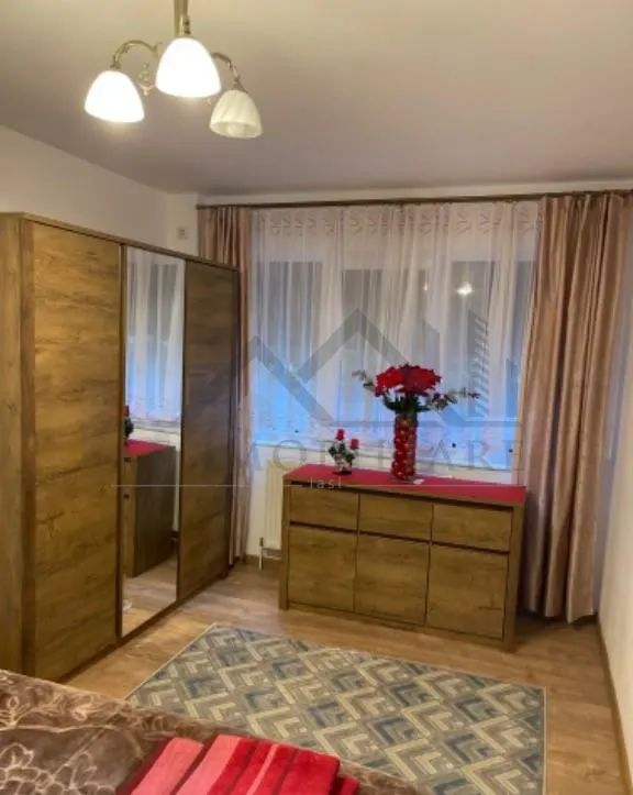 Apartament cu 2 camere, semidecomandat, Podu Ros - foto 1