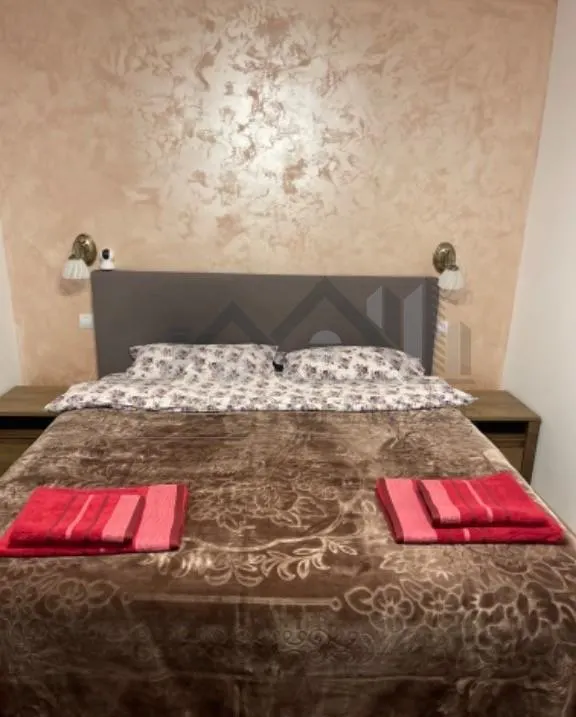 Apartament cu 2 camere, semidecomandat, Podu Ros - foto 2