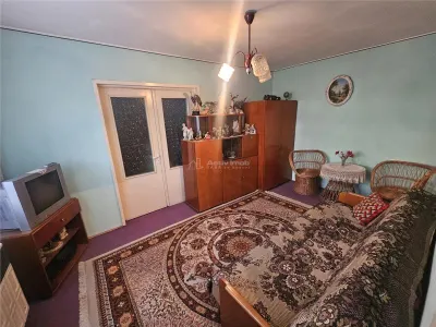 Resita, 2 Cam. Mobilat+Utilat, Et. 1, Micro 2 - foto 13