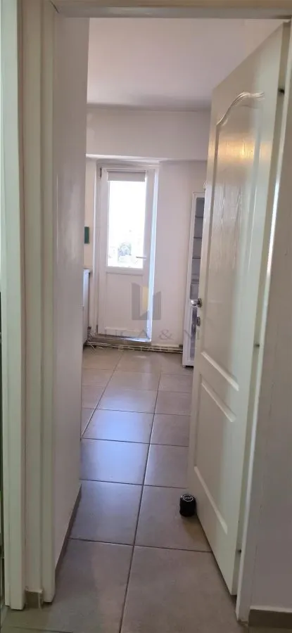 Apartament 1 camera decomandat ,38 mp utili ,Zona Modern,Dorobantilor , mobilat si utilat - foto 7